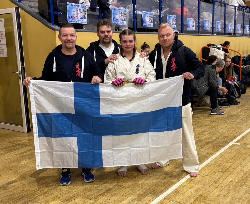 Shihan Hallamaa, ylpeä isä, Emma ja Sensei Ossi